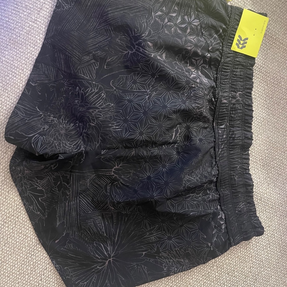 All In Motion Run Short NWT - Picture 2 of 4